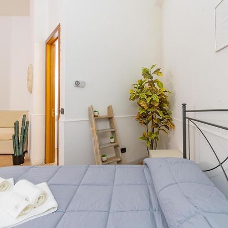 Andrea'S Hotel Lecce Exterior photo