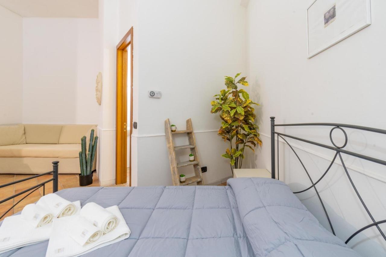 Andrea'S Hotel Lecce Exterior photo